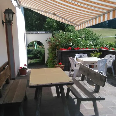 Hoeggerhof Guest house *